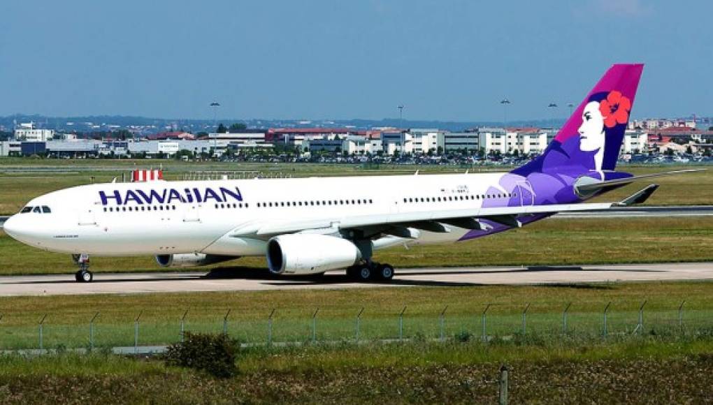 Adolescente viajó oculto en tren de aterrizaje de avión a Hawai
