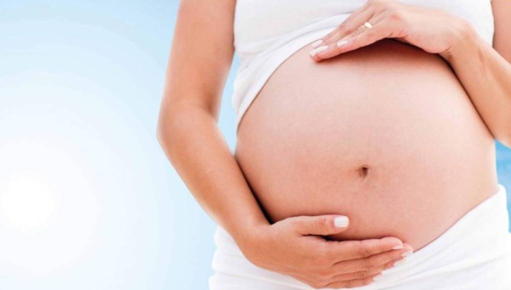El humo de segunda mano en el embarazo y la niñez se vincula con una arritmia cardiaca