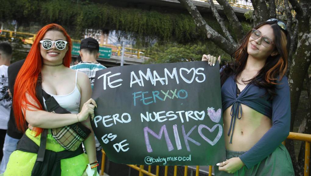 Fanáticos del cantante colombiano Feid, uno de los artistas urbanos más relevantes del panorama musical, se reunieron a las afueras del centro de eventos La Macarena donde se presentó en exclusiva para sus seguidores su nuevo álbum: “Mor, no le temas a la oscuridad”.