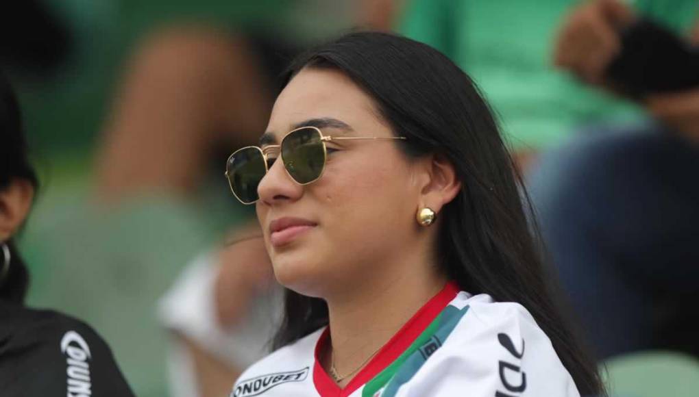 Bellas chicas y la fiesta del Yankel: ambientazo en el Marathón vs Génesis