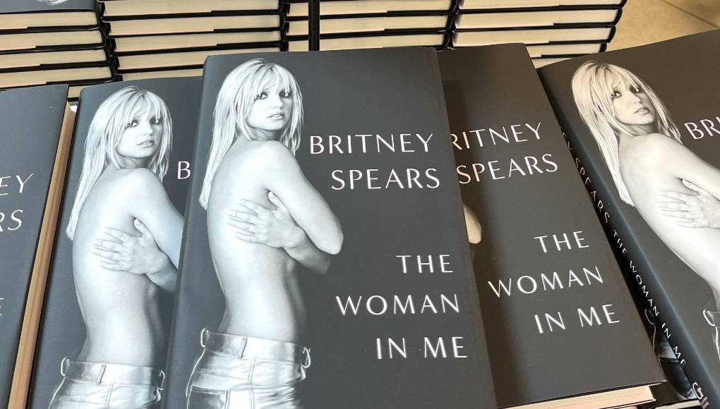 En su libro, además de narrar su camino a la fama, la cantante aborda la relación que tuvo con Timberlake cuando ambos se encontraban en el pico de su carrera, de 1999 a 2002. Entre las revelaciones de la ´Princesa del Pop´ destacó una en la que asegura que se quedó embarazada inesperadamente y que abortó porque Timberlake “definitivamente no estaba feliz con el embarazo” y no quería ser padre.