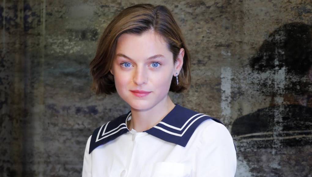 La actriz británica Emma Corrin, con un guion firmado de ‘The Crown’ (unos 430 dólares), y el actor Khalid Abdalla, con el que se puede mantener una charla “informal” desde unos 190 dólares