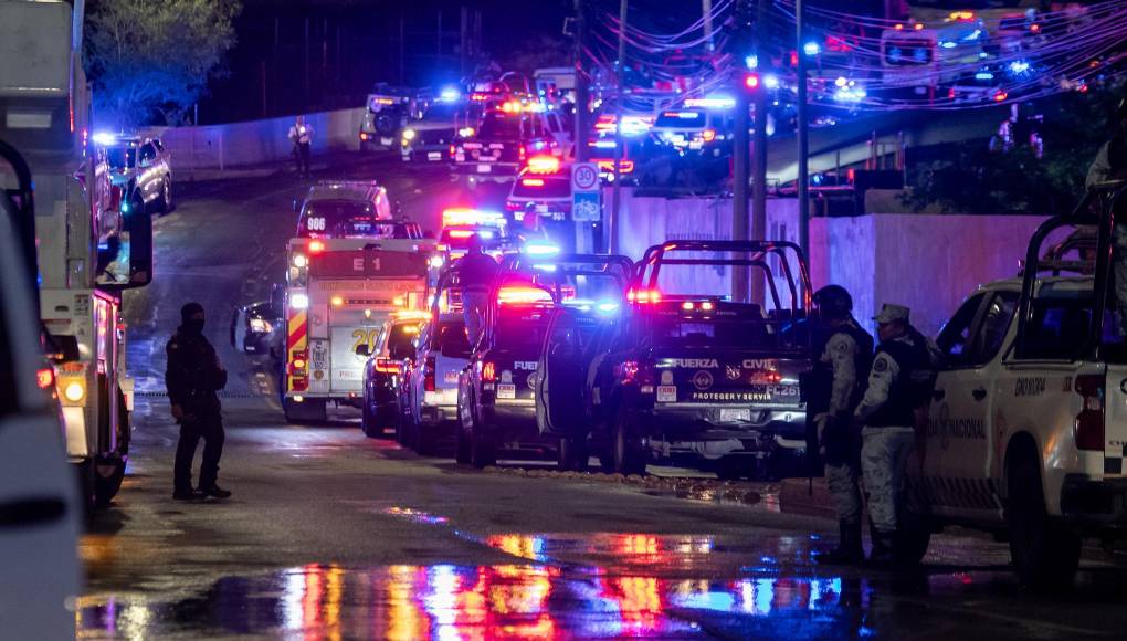 Un reporte previo había dado cuenta de nueve fallecidos y 50 lesionados, pero el gobernador de Nuevo León, Samuel García, detalló que en total 70 personas fueron hospitalizadas, de las cuales 11 ya fueron dadas de alta. 