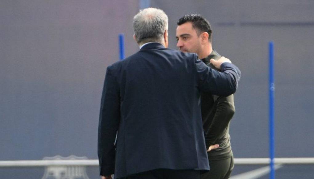 ¡Sorpresa! Xavi decidió seguir como DT del Barcelona, pese a que el pasado mes de enero informó que no iba a continuar de cara a la próxima campaña.