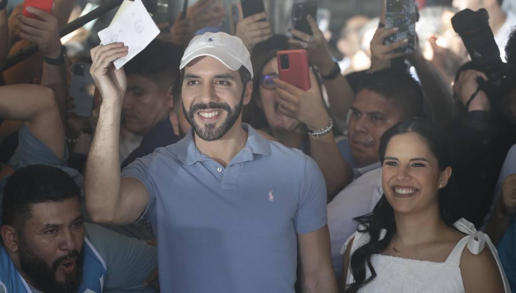 El jueves, el Tribunal Supremo Electoral (TSE) de El Salvador declaró a Nayib Bukele, del partido oficialista Nuevas Ideas (NI), como ganador de los comicios presidenciales del pasado 4 de febrero al oficializar los resultados del escrutinio final, que le dieron al actual mandatario un 82.66 % de respaldo electoral.