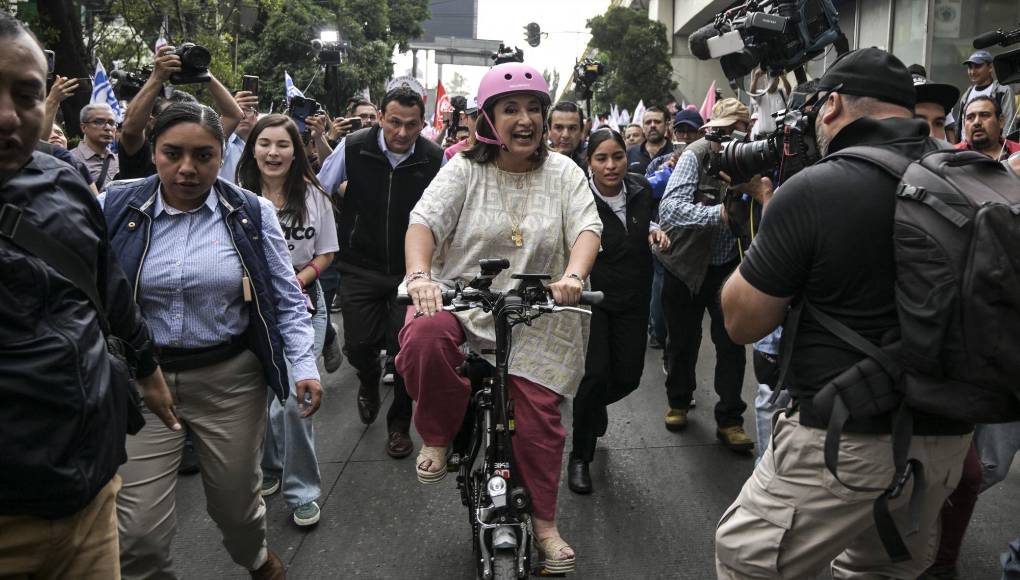 Llegó al Senado en 2018 y se perfilaba como candidata para la alcaldía capitalina. Pero decidió buscar “la grande” hace un año cuando exigió al presidente Andrés Manuel López Obrador derecho de réplica para responder a sus ataques, y le cerraron las puertas del palacio.