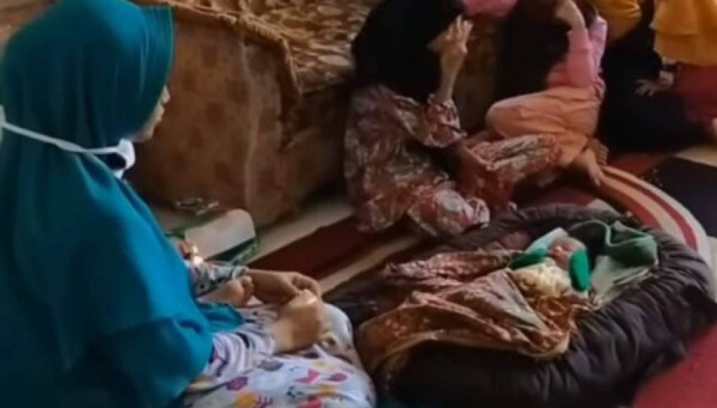 ¡Insólito! Una mujer en Indonesia afirma que una ráfaga de viento la embarazó