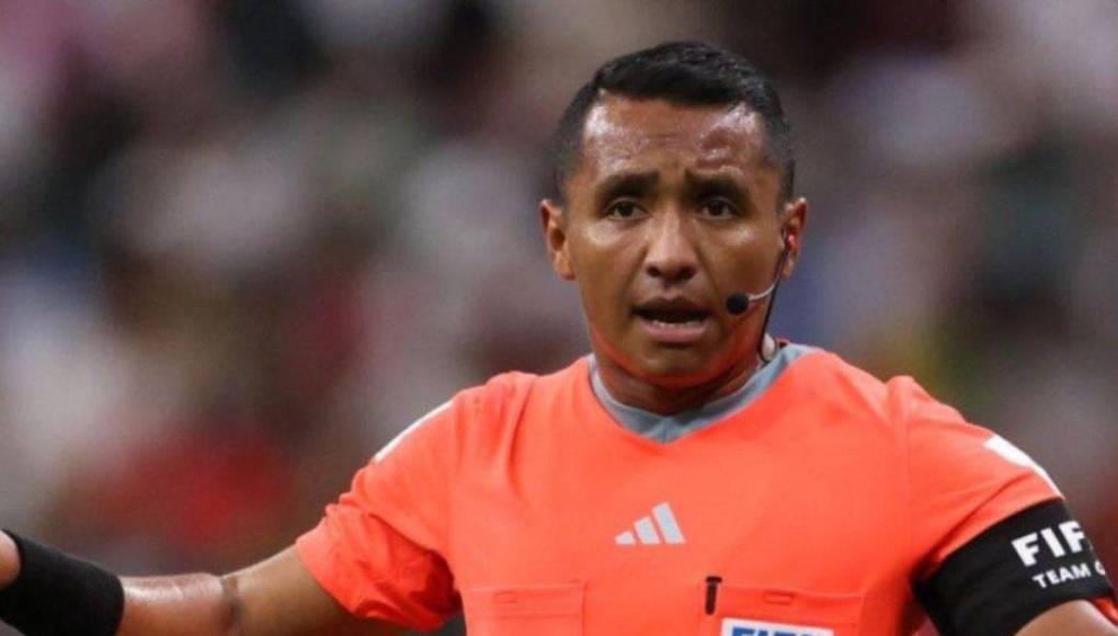 Iván Bartón también fue llevado a Arabia Saudita y en dicho país se dio el lujo de pitarle a Cristiano Ronaldo.