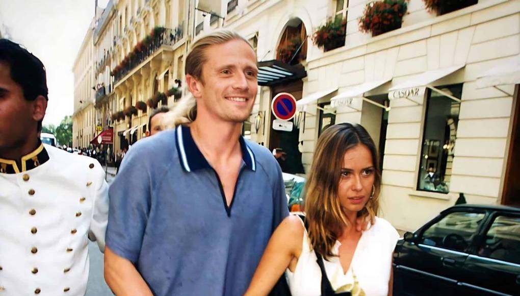 “Lo único de lo que me arrepiento en mi vida ha sido haber cambiado el Arsenal por el Barcelona”, escribió el excentrocampsita francés.