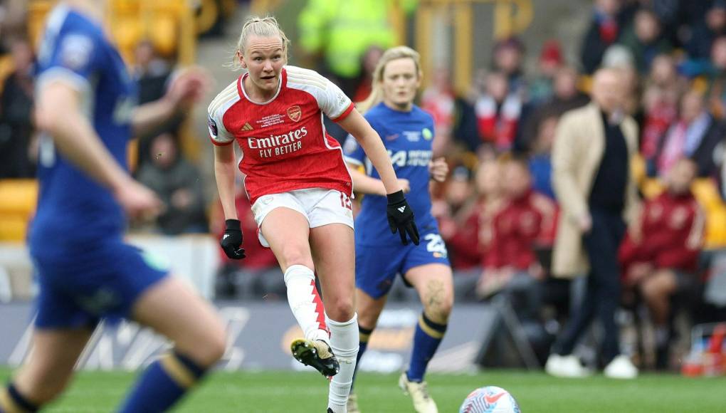 “Todos deseamos y rezamos para que ella esté bien. Creo que estaba escrito en las estrellas que su mejor amiga fue y anotó el gol ganador para ella. Frida es una jugadora enorme y juega con cada parte de su cuerpo. Lo hizo hoy. Sólo esperamos que esté bien”, agregó.