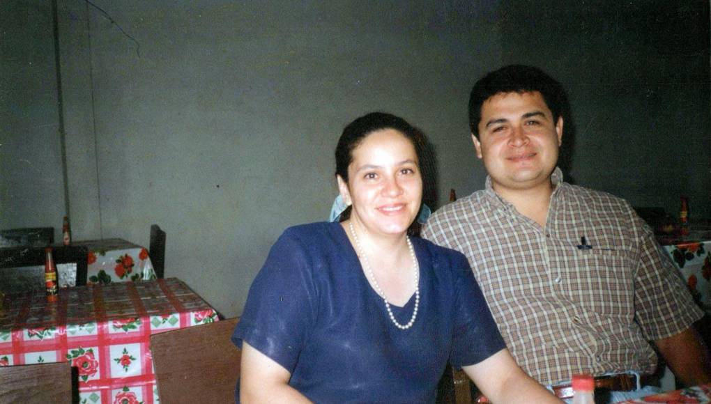 Alvarenga finalizó diciendo que “ni aunque la mamá le encienda las luces o las velitas a San Judas Tadeo y aunque Ana ayune mil veces no lo van a regresar, asi de sencillo señores”.