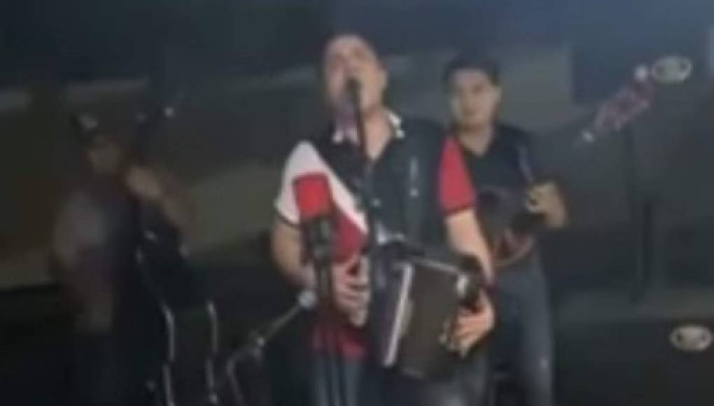 Video del momento en el que asesinan al cantante de narcocorridos Alex Quintero
