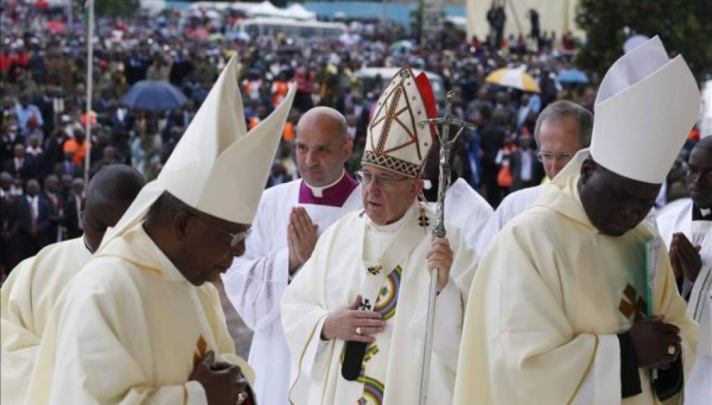 El Papa aboga por la protección de las mujeres en Kenia