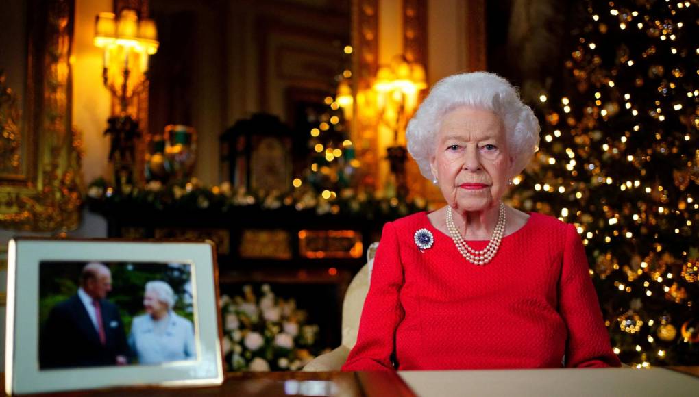 La reina Isabel II confiesa en su mensaje de Navidad que “echa de menos” al príncipe Felipe