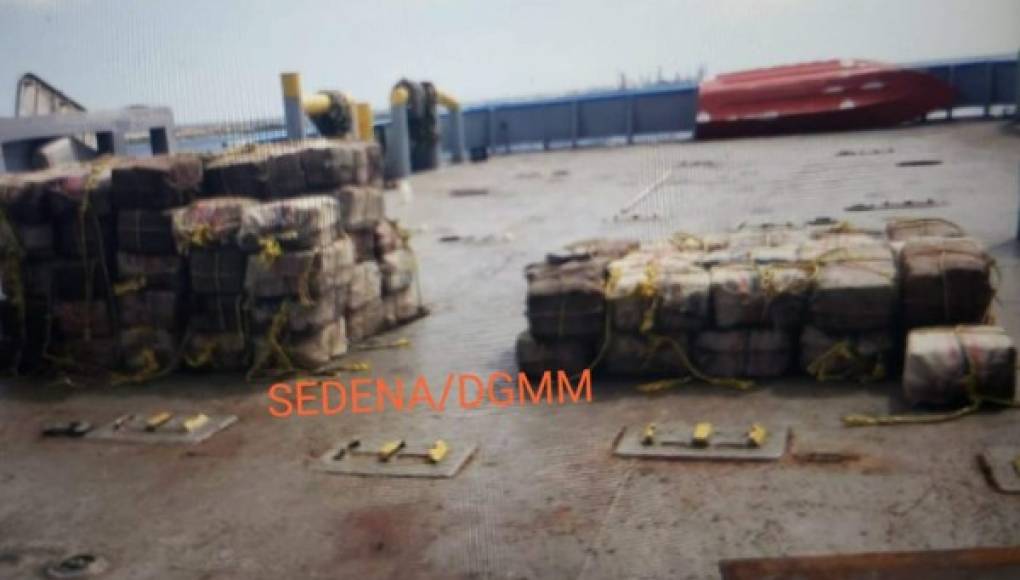 Interceptan barco con 3,000 kilos de supuesta cocaína que zarpó de Roatán