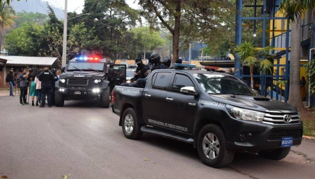 El hondureño Francisco Roberto Cosenza, exfuncionario del Gobierno del expresidente Juan Orlando Hernández (2014-2022), condenado por narcotráfico por la Justicia estadounidense, fue extraditado este jueves a Estados Unidos.