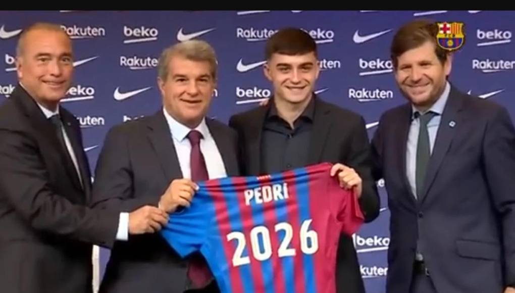 Tiene contrato con el Barcelona hasta 2026.