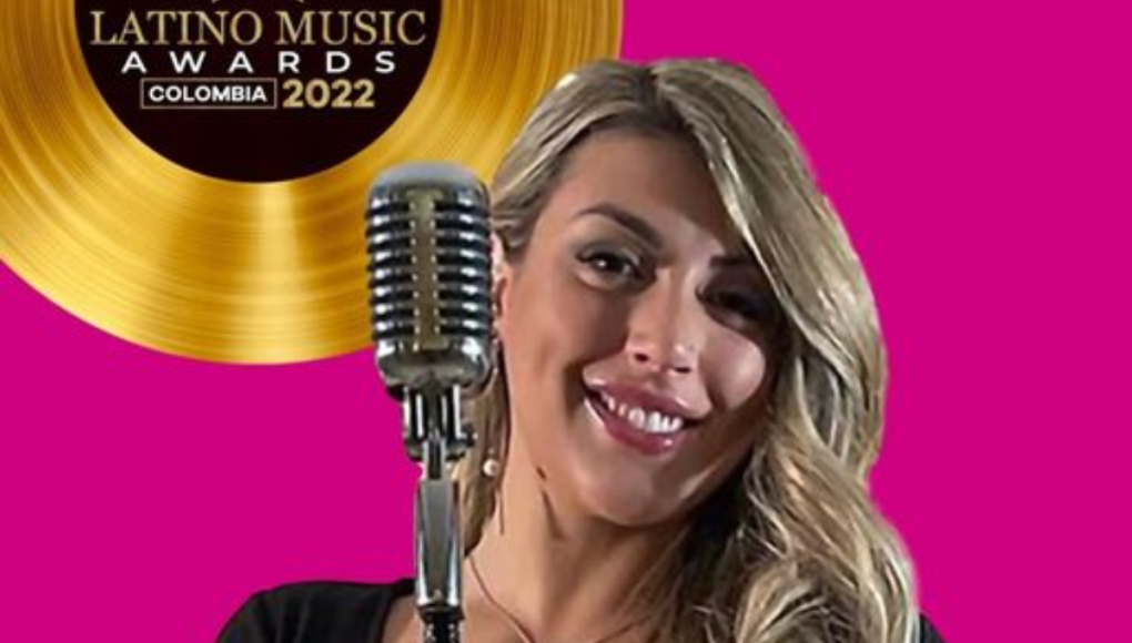 En redes sociales, Romina Camejo se presenta como cantante y sus canciones se encuentran en YouTube como Romi Camejo.
