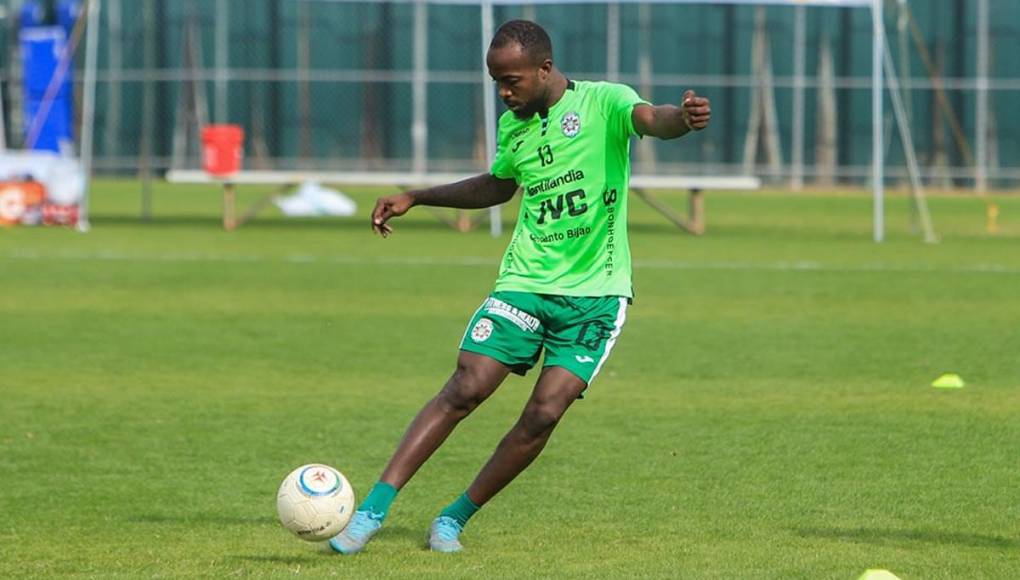 Gerson Chávez - Otro al que no le ha ido bien en el Marathón es a este mediocampista, que solamente ha disputado 9 juegos con el monstruo y ya ha visto el cartón rojo.