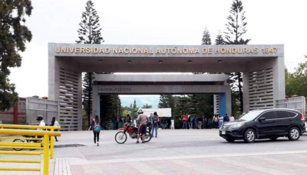 Analizan regreso a clases presenciales en la Universidad Nacional Autónoma de Honduras
