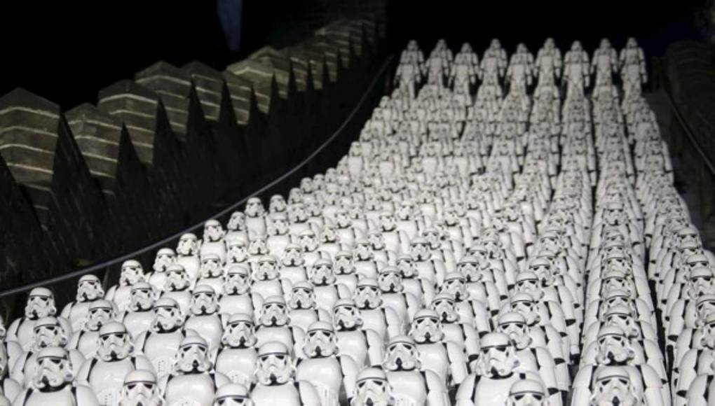 Tropas de Star Wars 'invaden' la Gran Muralla