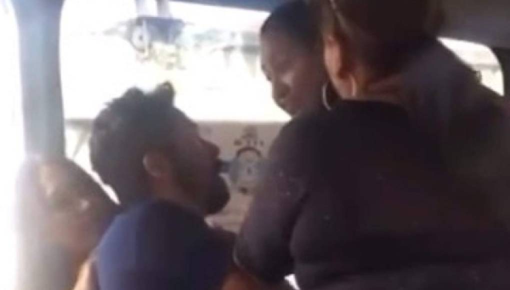Video viral: Sorprende a su marido cuando viajaba en un bus con su novia