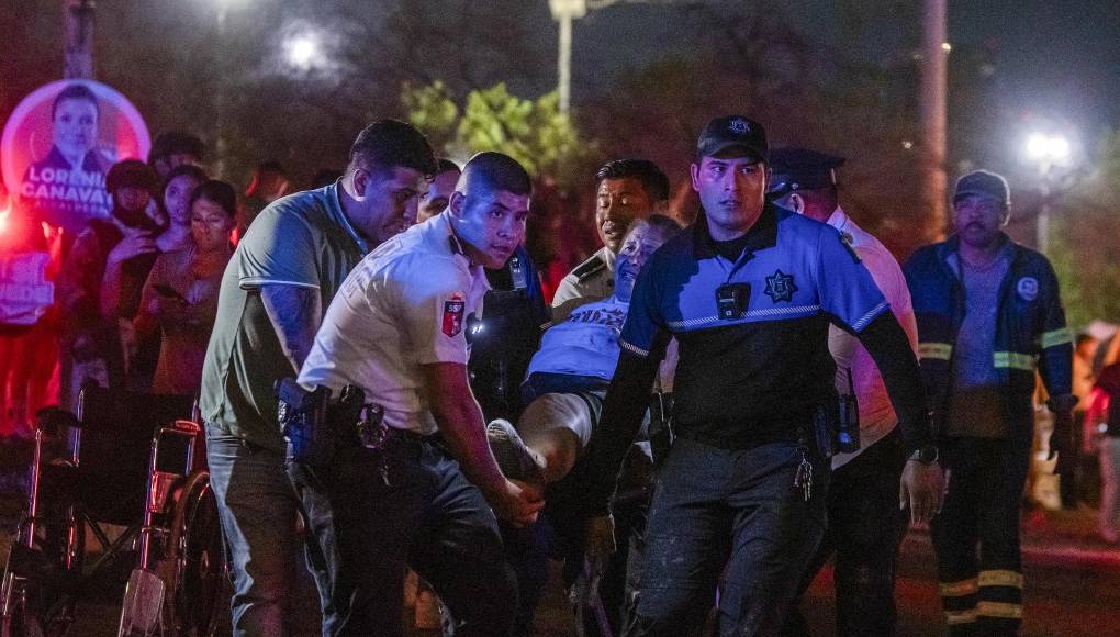 El accidente ocurrió de noche en la localidad de San Pedro Garza, parte de la zona metropolitana de la ciudad industrial de Monterrey (Nuevo León). 