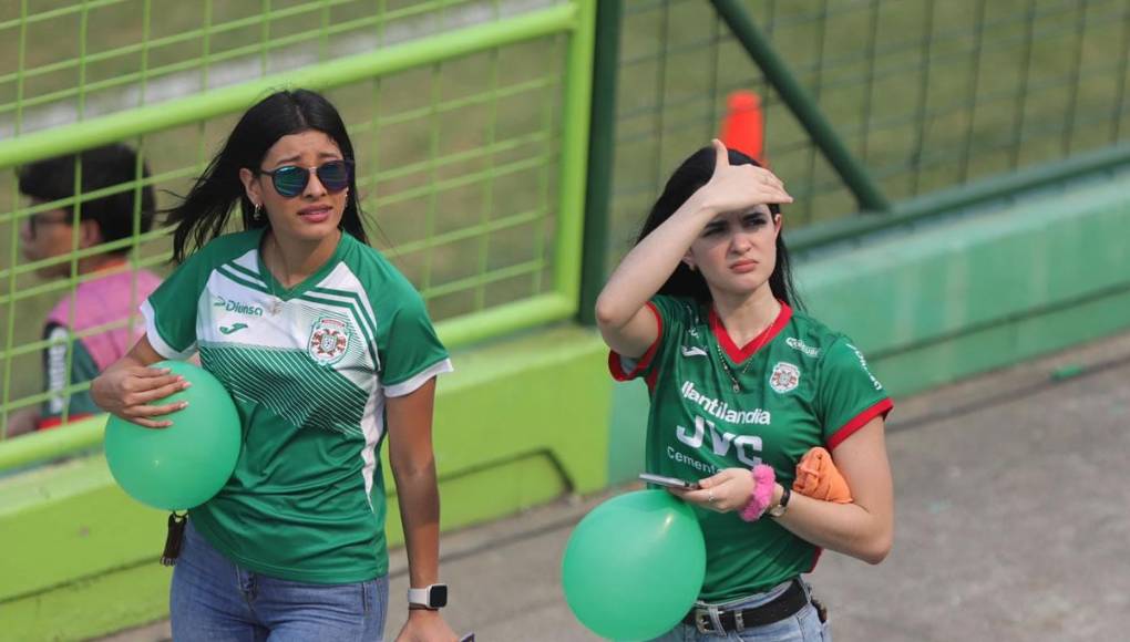 Bellas chicas y la fiesta del Yankel: ambientazo en el Marathón vs Génesis