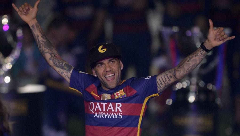 El Barcelona ha eliminado a Dani Alves, que también fue condenado a cinco años de libertad vigilada, alejamiento e incomunicación de la víctima durante 9 años y 6 meses, así como indemnización de 150.000 euros y pago de las costas, de su web de leyenda