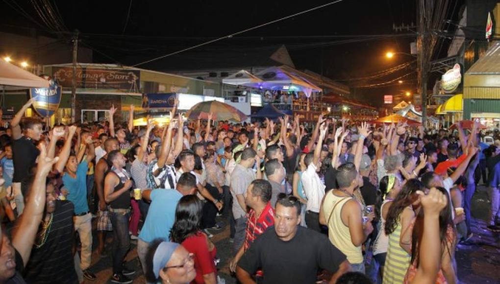 La Ceiba vibró con más de 19 grupos en el Gran Carnaval de La Amistad