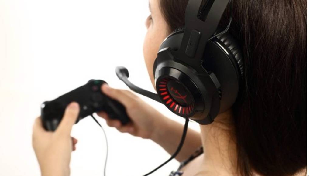 ¿Sabe cómo los audífonos afectan sus oídos?