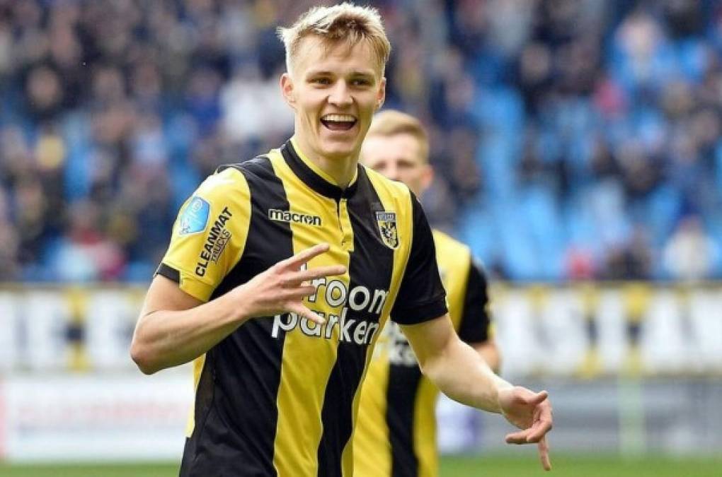 Martin Odegaard es uno de los jugadores que regresan este verano al Real Madrid tras estar cedido en el Vitesse holandés. El noruego ha hablado para el periódico holandés De Telegraaf sobre su futuro y prácticamente ha pedido al club blanco que le traspase. “A menudo el Real Madrid vende con opción de recompra. Esto podría ser una solución. Otra es la cesión, pero todo va a depender de cómo se lo tomen y del interés de otros clubes. Quiero dar el siguiente paso en mi carrera, porque quiero mejorar más”.