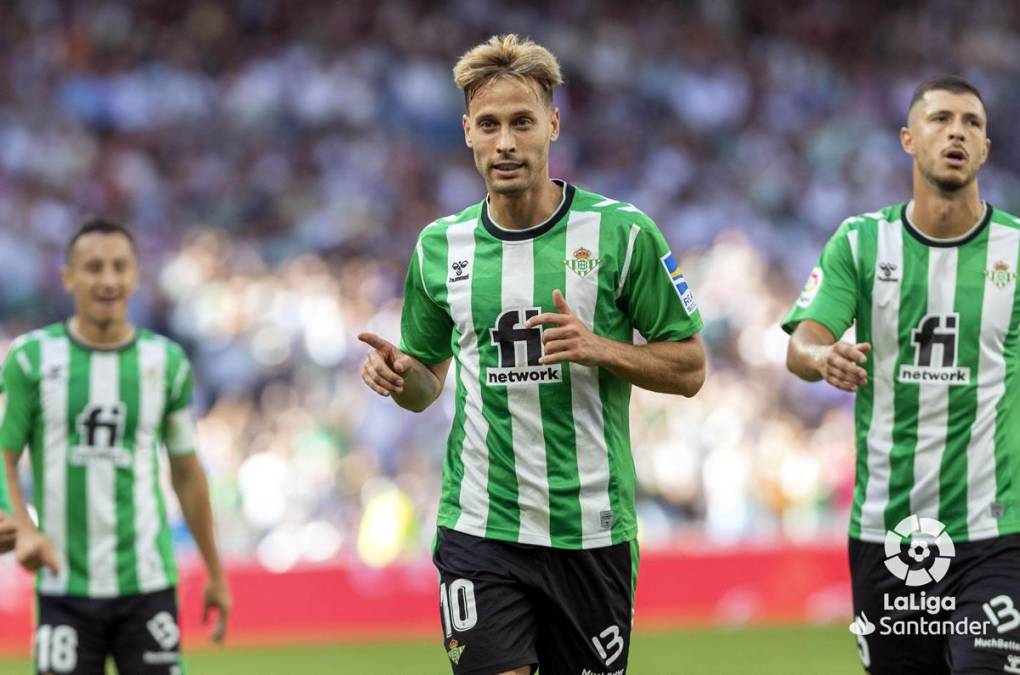 El exmadridista Sergio Canales empató el partido para el Betis, que se metió de lleno en el partido.