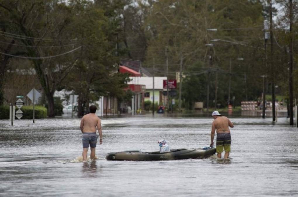 Trump tiene previsto viajar esta misma semana, una vez que pase el peligro, a la región afectada para comprobar de primera mano los efectos de la tormenta.