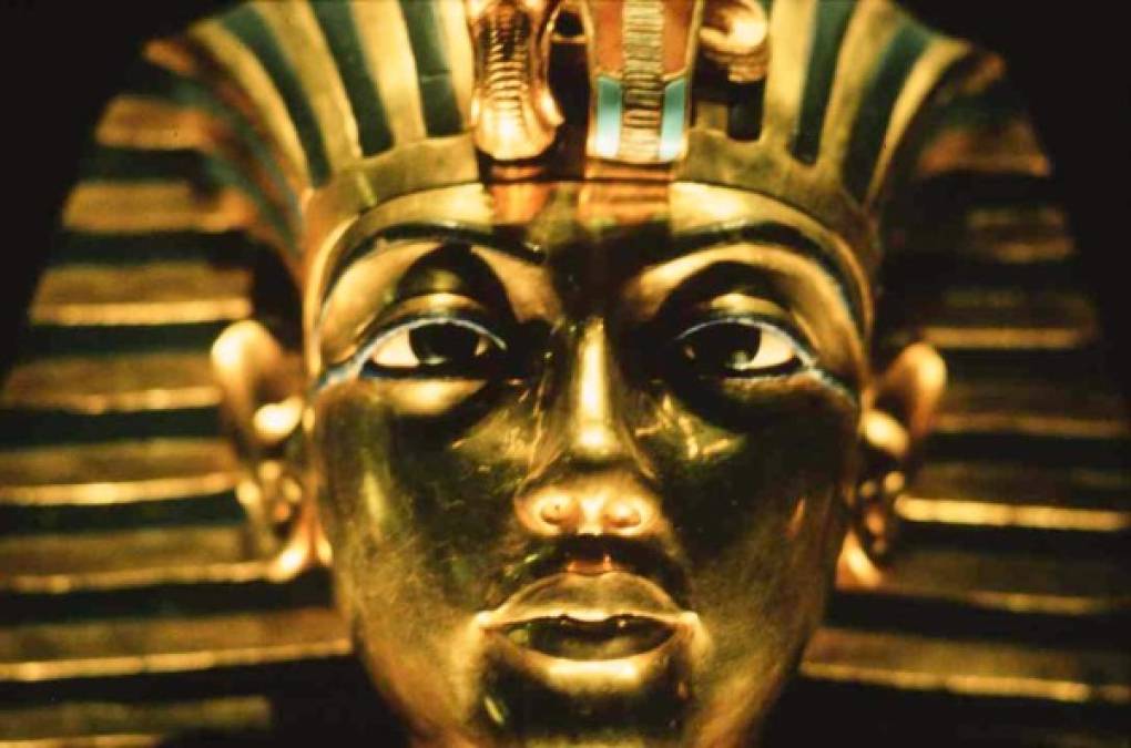 La maldición del faraón: Momias de reyes y reinas desfilaron por las calles de El Cairo
