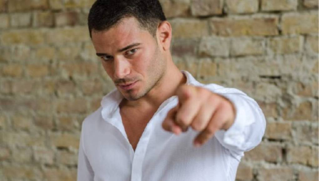 Es todo un patán y no lo sabe