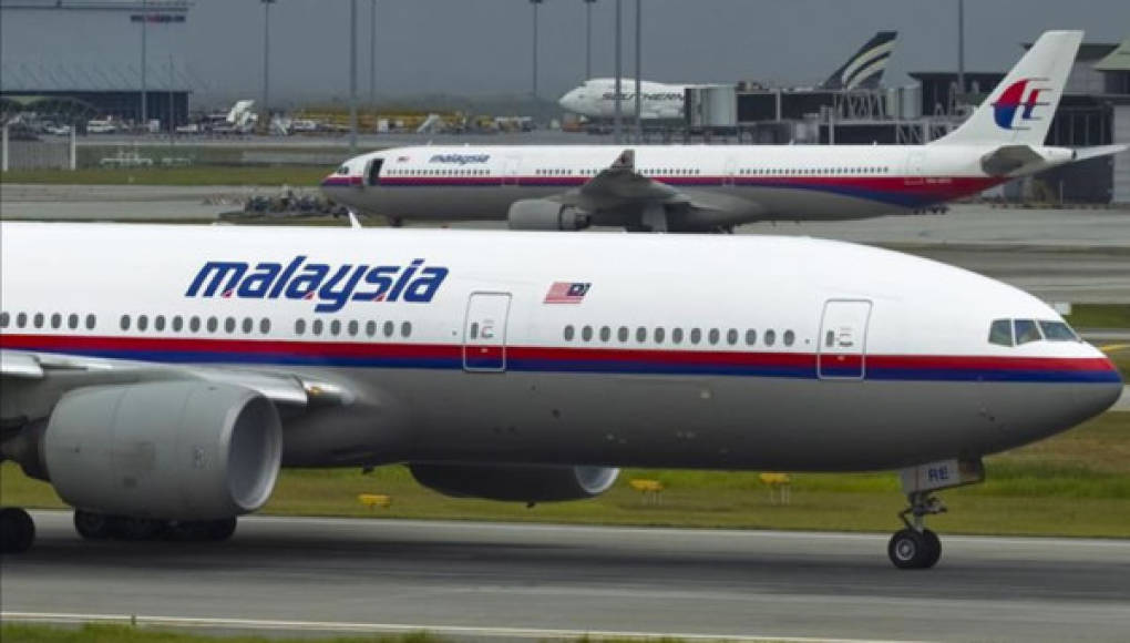 Pasajeros de 14 nacionalidades en el avión desaparecido en Malasia