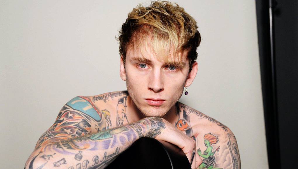 Pese a la letra de la canción, que da a entender que tomó la decisión en un momento de poca claridad mental, parece que no se arrepiente del resultado final porque le dio las gracias a su tatuadora públicamente por su duro trabajo a través de Instagram.