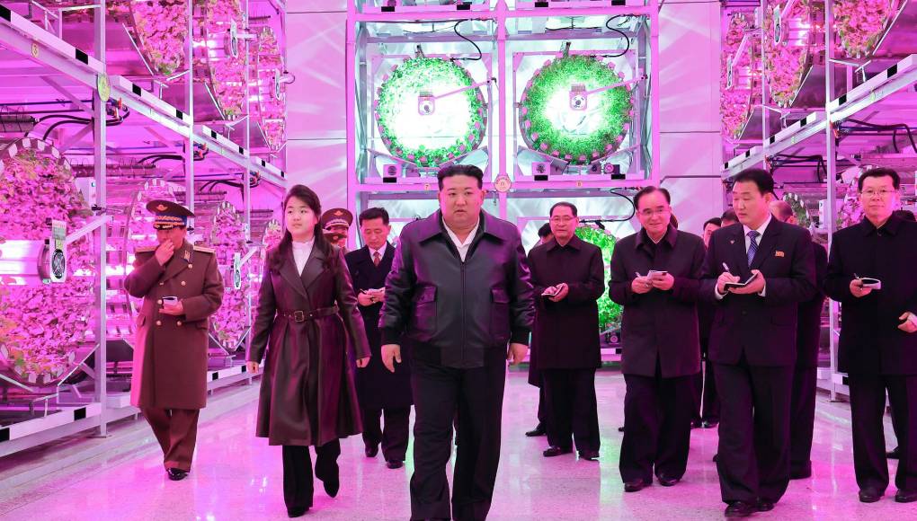 El término coreano “hyangdo”, que significa guía, está en general reservado a “altos dirigentes o sucesores” del régimen comunista, abundó Cheong Seong-chang, un especialista del instituto Sejong. 