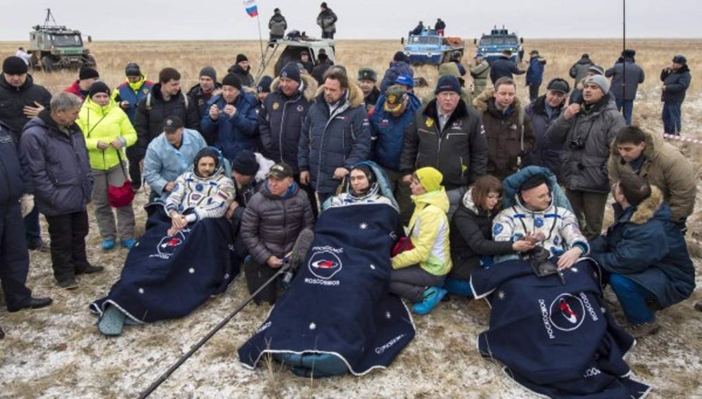 Astronautas baten récord en el espacio