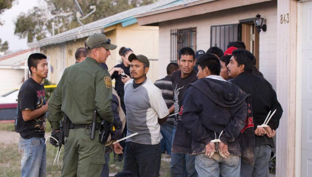 <b>7. Oklahoma </b>Este estado del centro-sur ha aprobado un proyecto de ley que crea el delito de “ocupación inadmisible”, el cual permite a las autoridades locales y estatales arrestar a una persona sin la documentación necesaria para vivir en el país. Se expone a penas de prisión.