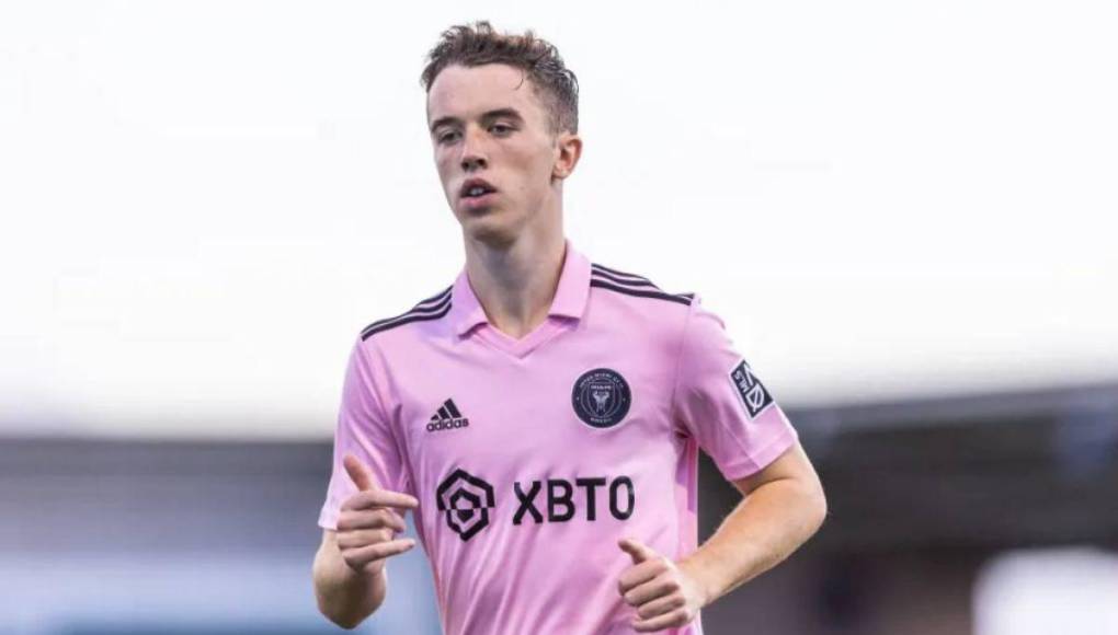 El Inter Miami confirmó lo que podría ser la última baja para poder cumplir con el tope salarial impuesto por la MLS. Harvey Neville, de 21 años, firmó por el Inter de Miami en agosto de 2022. El defensor hizo 15 apariciones en todas las competiciones entre la temporada 2022 y 2023 a lo largo de su carrera en el Inter Miami.