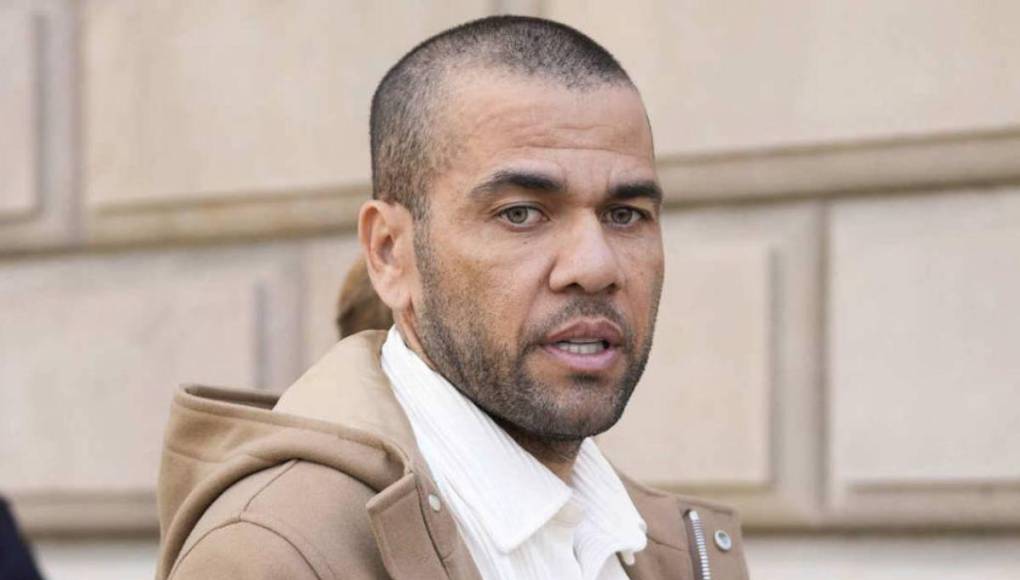 Las especulaciones apuntaban a que habría sido el entorno familiar de Alves, el que habría conseguido el dinero, pero una exclusiva del programa ‘Fiesta’ de Telecinco ha destapado quién está detrás de la libertad del jugador.