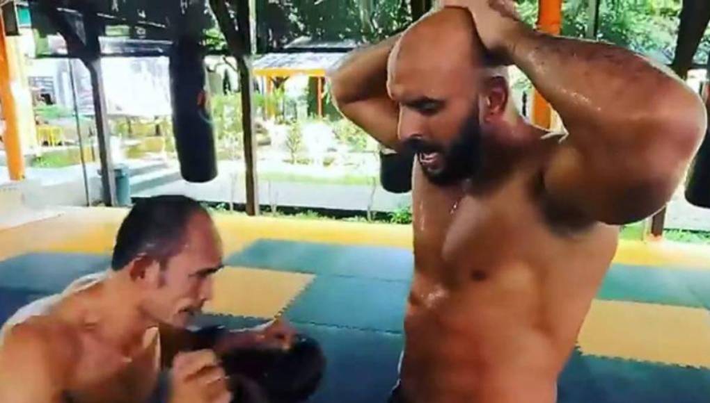 En los últimos días, el guardaespaldas de Messi publicó en sus redes sociales cómo es su rutina de entrenamientos en el gimnasio.