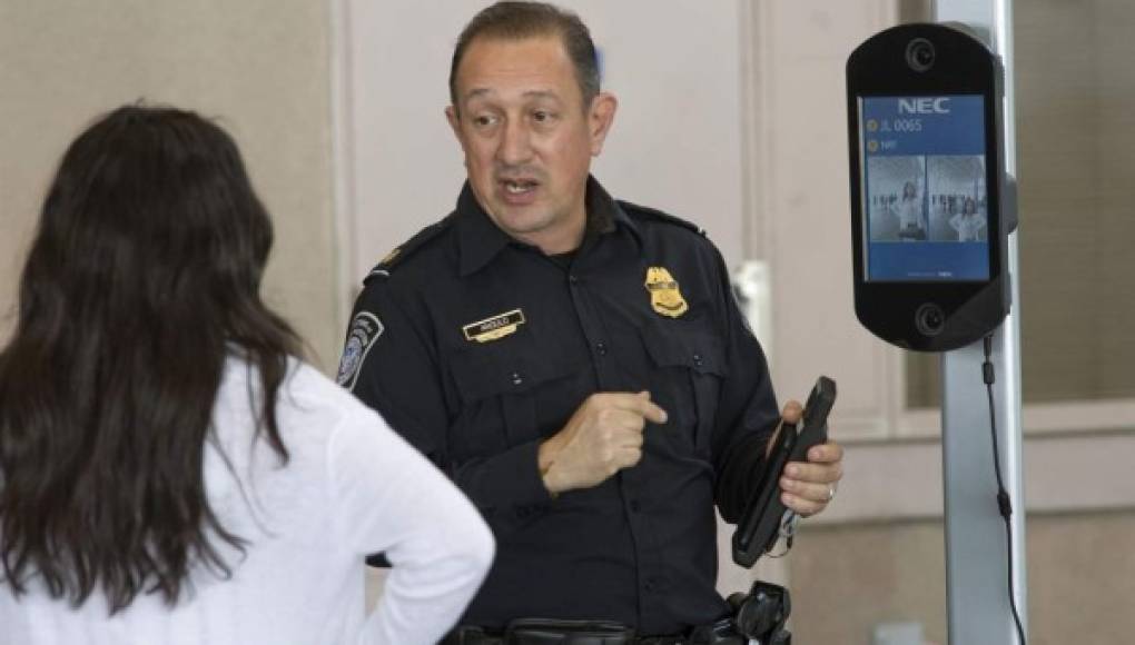 CBP alerta en EEUU que estafadores telefónicos se hacen pasar por sus agentes