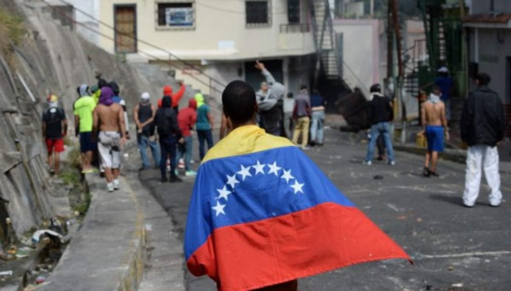 Venezolano mata a su esposa y secuestra a su hija en Panamá