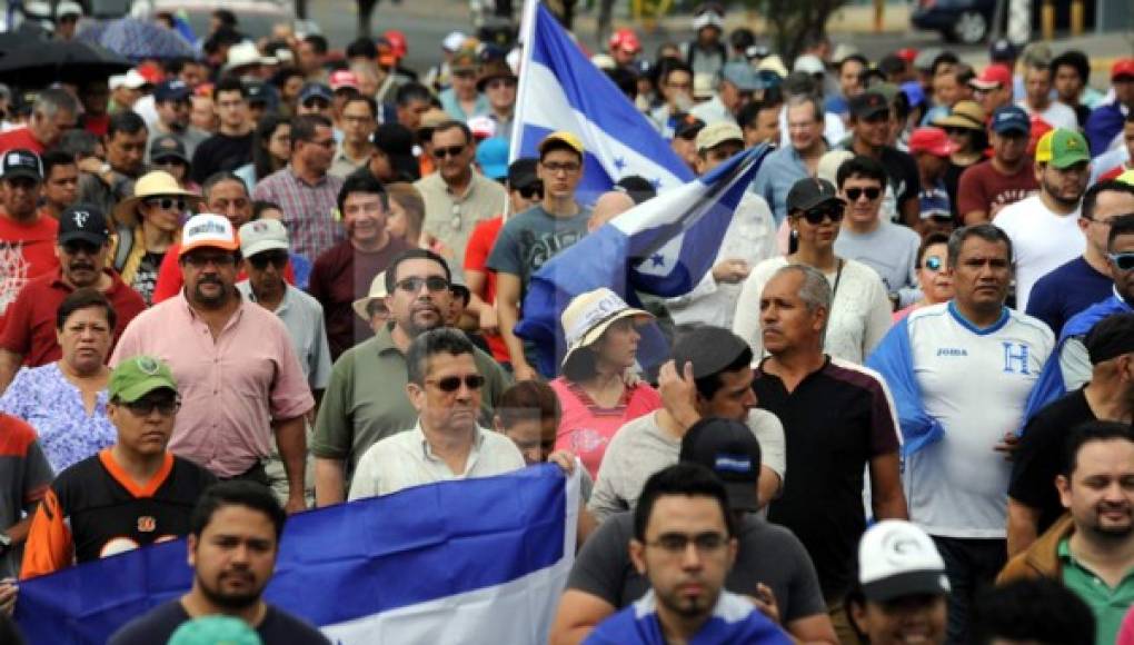Hondureños protestan para exigir la renovación de la Maccih