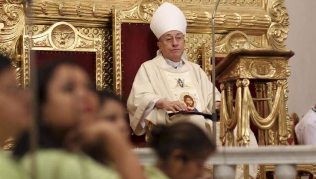 El cardenal Rodríguez dice que comunidad internacional debe detener la guerra en Siria