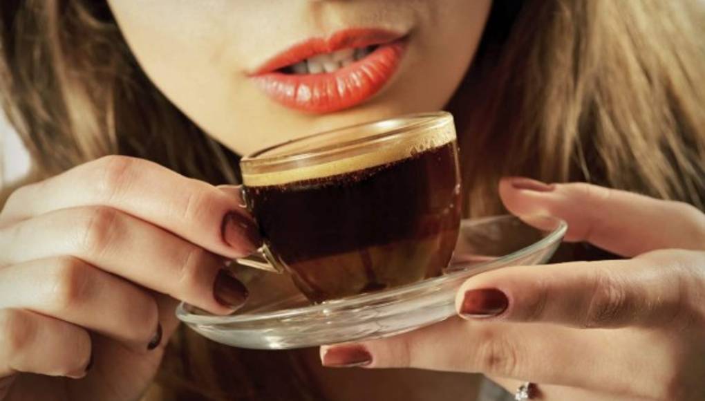 La terapia del habla podría ayudar a evitar consumo excesivo de cafeína