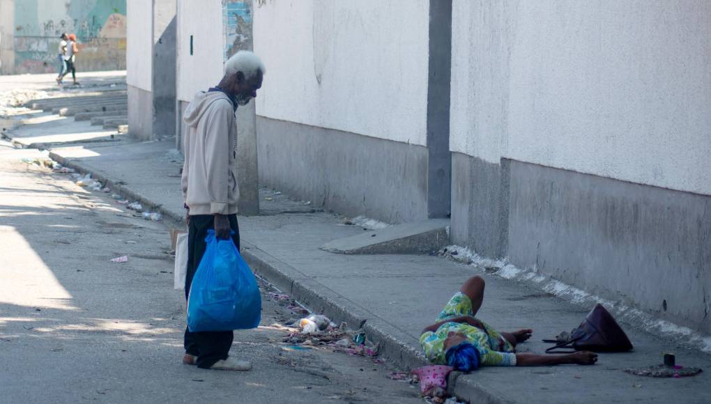 Hospitales bajo ataque, escasez de alimentos e infraestructuras bloqueadas han llevado a la ciudad a una situación humanitaria cada vez más precaria. 